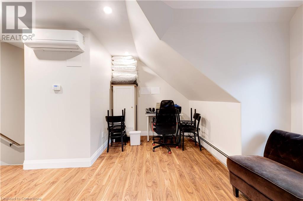 152 Sanford Avenue SHamilton, Ontario  L8M 2G9 - Photo 34 - 40679768