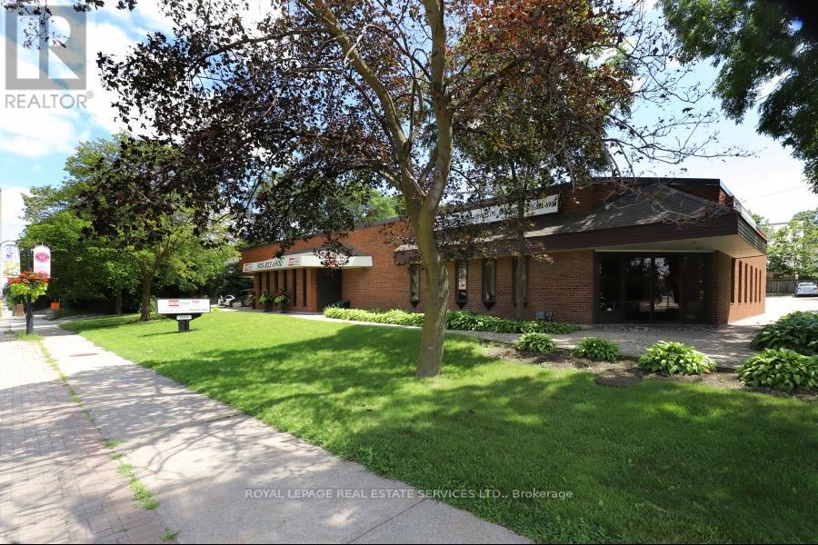 1654 Lakeshore Road W, Mississauga (Clarkson), Ontario  L5J 1J3 - Photo 3 - W10441520
