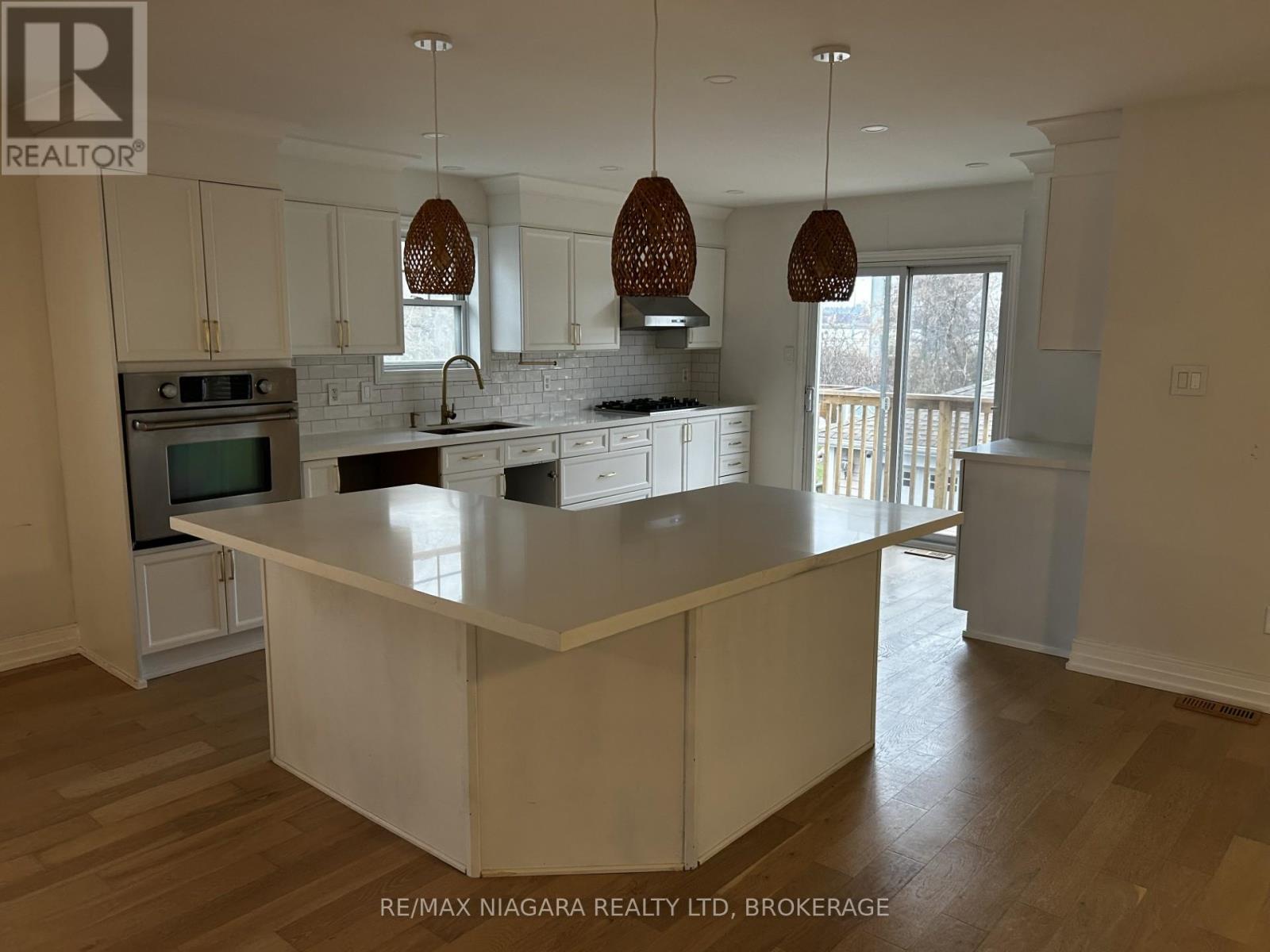 Property at 1056 BEACH BOULEVARD image 3