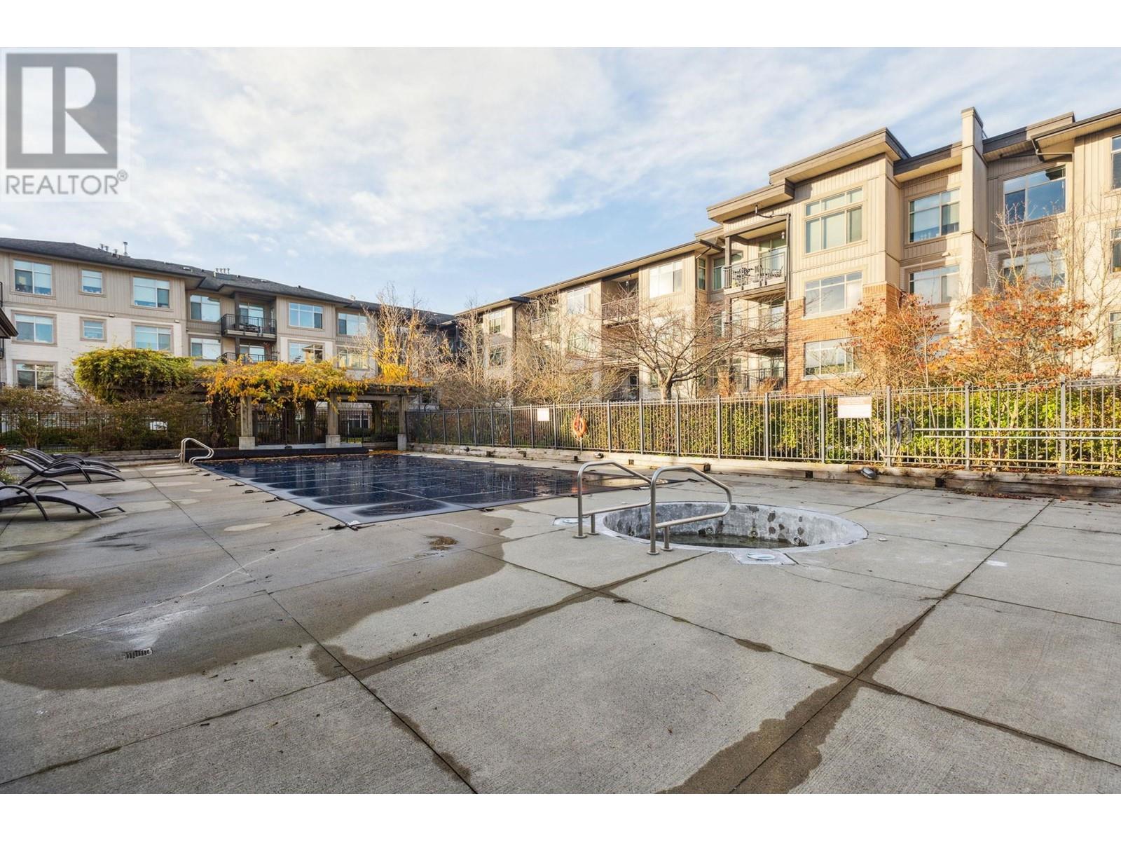 Listing Picture 33 of 34 : 105 9299 TOMICKI AVENUE, Richmond / 烈治文 - 魯藝地產 Yvonne Lu Group - MLS Medallion Club Member
