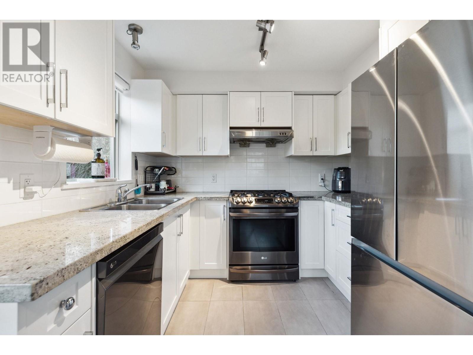 Listing Picture 9 of 34 : 105 9299 TOMICKI AVENUE, Richmond / 烈治文 - 魯藝地產 Yvonne Lu Group - MLS Medallion Club Member