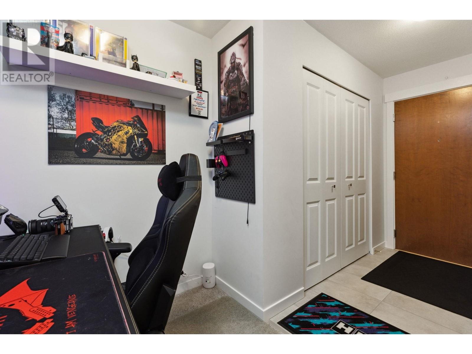 Listing Picture 19 of 34 : 105 9299 TOMICKI AVENUE, Richmond / 烈治文 - 魯藝地產 Yvonne Lu Group - MLS Medallion Club Member