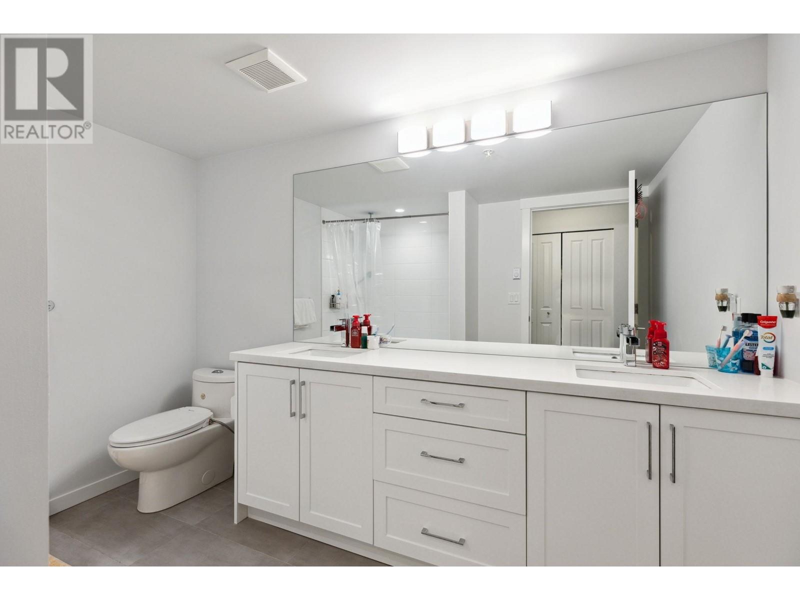 Listing Picture 14 of 34 : 105 9299 TOMICKI AVENUE, Richmond / 烈治文 - 魯藝地產 Yvonne Lu Group - MLS Medallion Club Member
