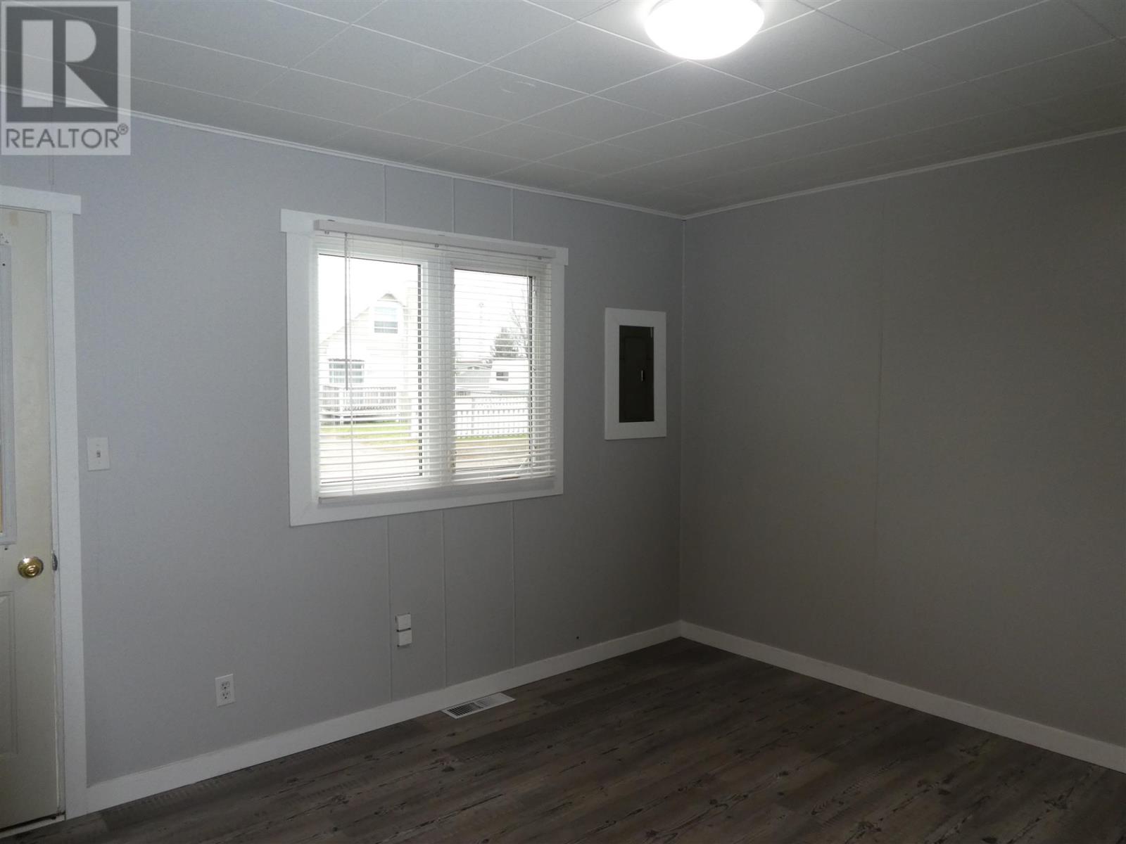 208 Third Ave Se, Geraldton, Ontario  P0T 1M0 - Photo 11 - TB243571