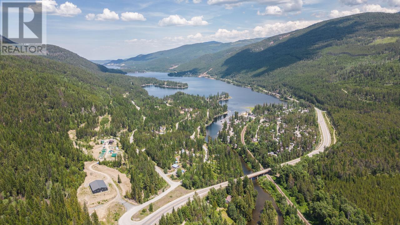 9881 Estates Road, Cranbrook, British Columbia  V0B 2A0 - Photo 1 - 10328959