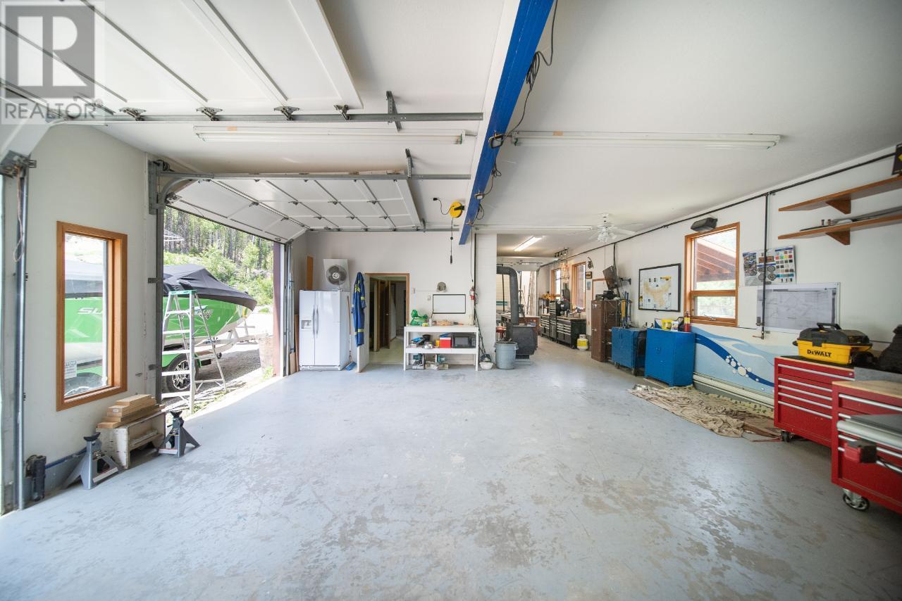 9881 Estates Road, Cranbrook, British Columbia  V0B 2A0 - Photo 14 - 10328959