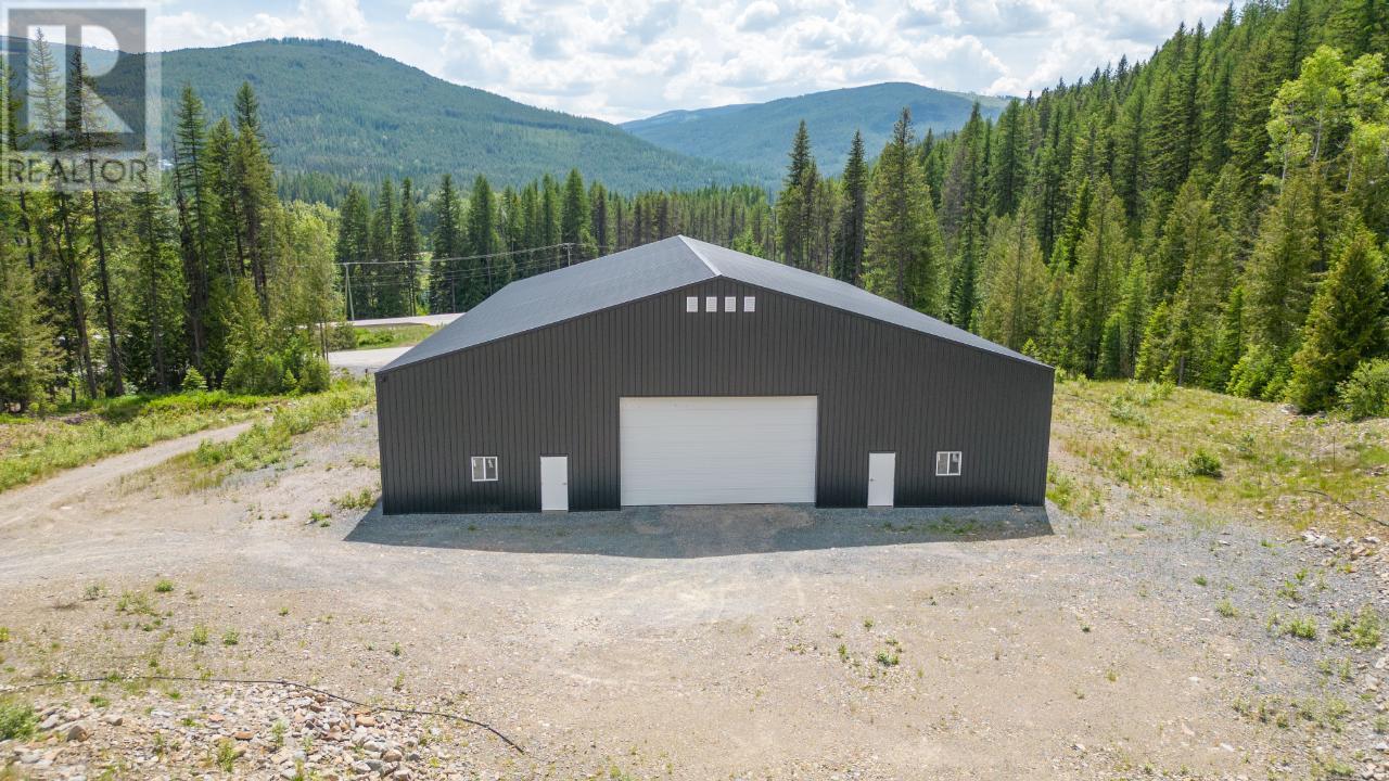 9881 Estates Road, Cranbrook, British Columbia  V0B 2A0 - Photo 6 - 10328959