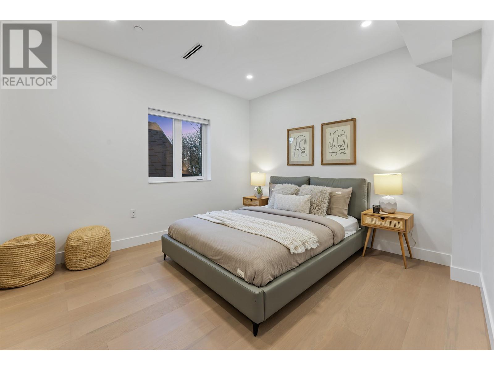 Listing Picture 18 of 37 : 1 2241 E 8TH AVENUE, Vancouver / 溫哥華 - 魯藝地產 Yvonne Lu Group - MLS Medallion Club Member