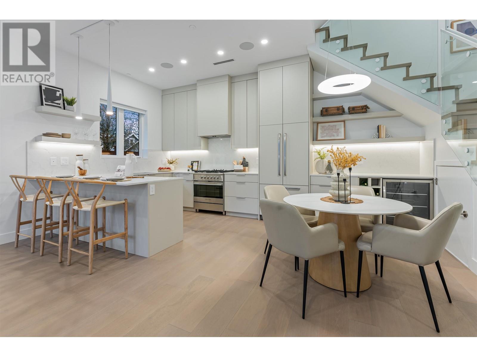 Listing Picture 6 of 37 : 1 2241 E 8TH AVENUE, Vancouver / 溫哥華 - 魯藝地產 Yvonne Lu Group - MLS Medallion Club Member