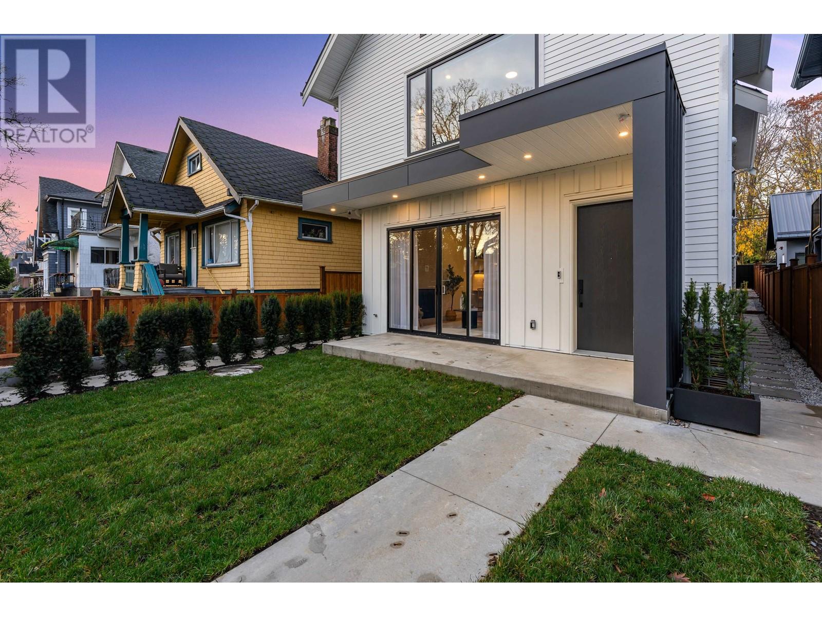 Listing Picture 29 of 37 : 1 2241 E 8TH AVENUE, Vancouver / 溫哥華 - 魯藝地產 Yvonne Lu Group - MLS Medallion Club Member