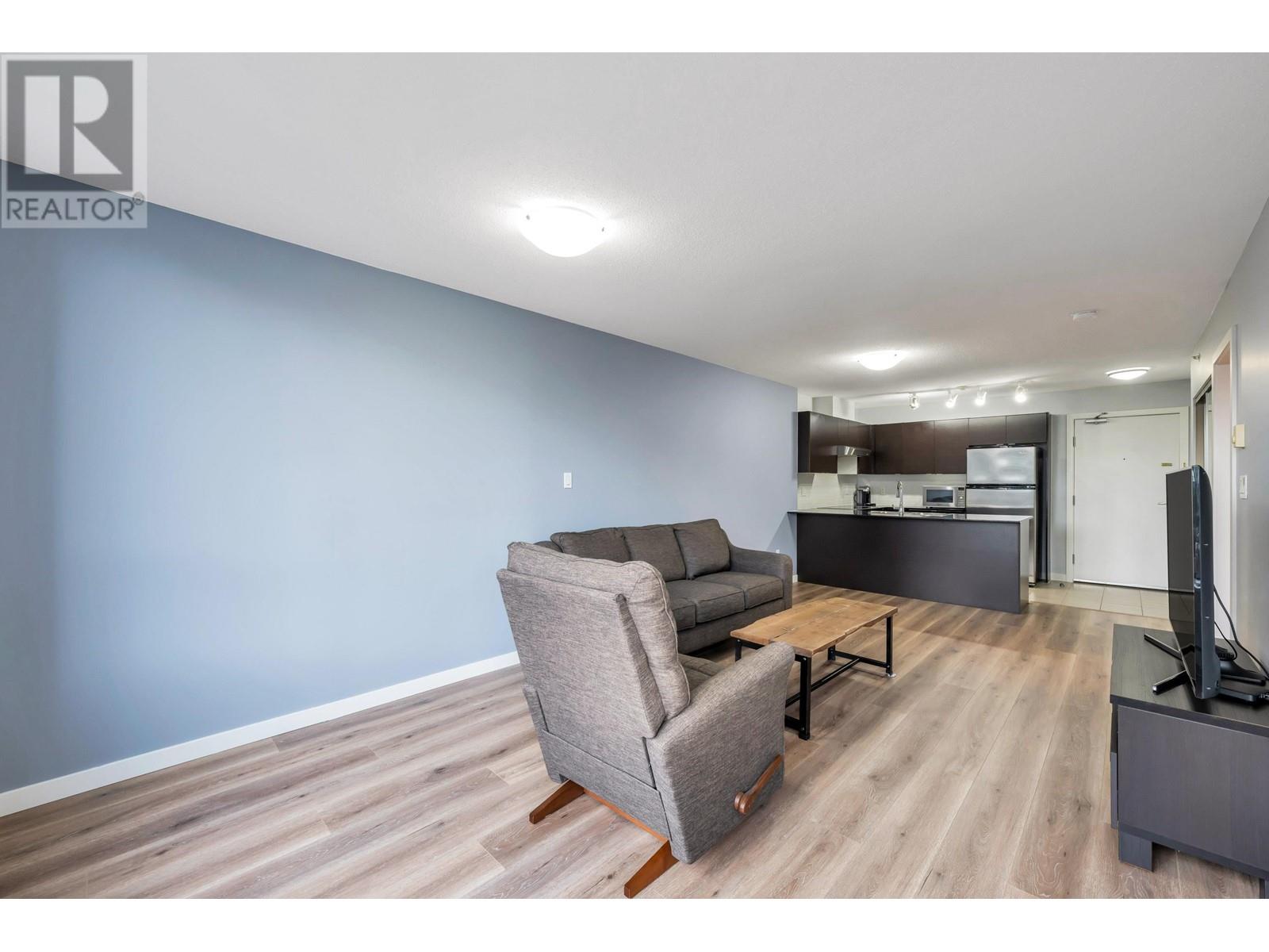 Listing Picture 7 of 31 : 1105 4118 DAWSON STREET, Burnaby / 本拿比 - 魯藝地產 Yvonne Lu Group - MLS Medallion Club Member