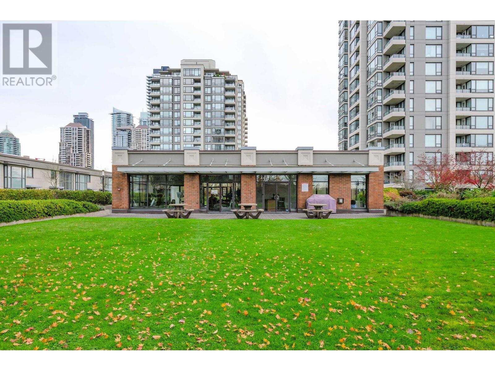 Listing Picture 25 of 31 : 1105 4118 DAWSON STREET, Burnaby / 本拿比 - 魯藝地產 Yvonne Lu Group - MLS Medallion Club Member