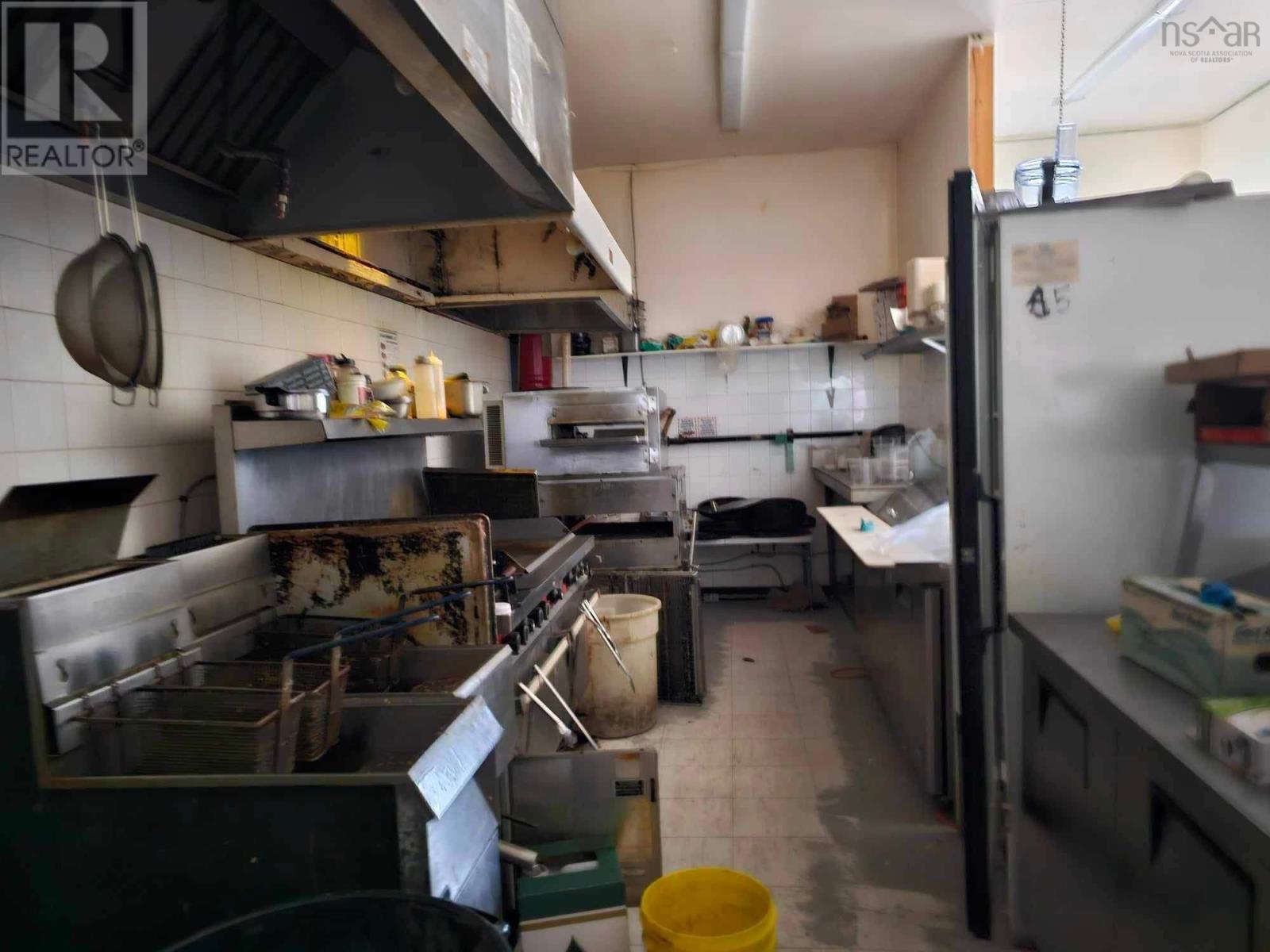 66 Commercial Street Street, North Sydney, Nova Scotia  B2A 1B8 - Photo 9 - 202427149