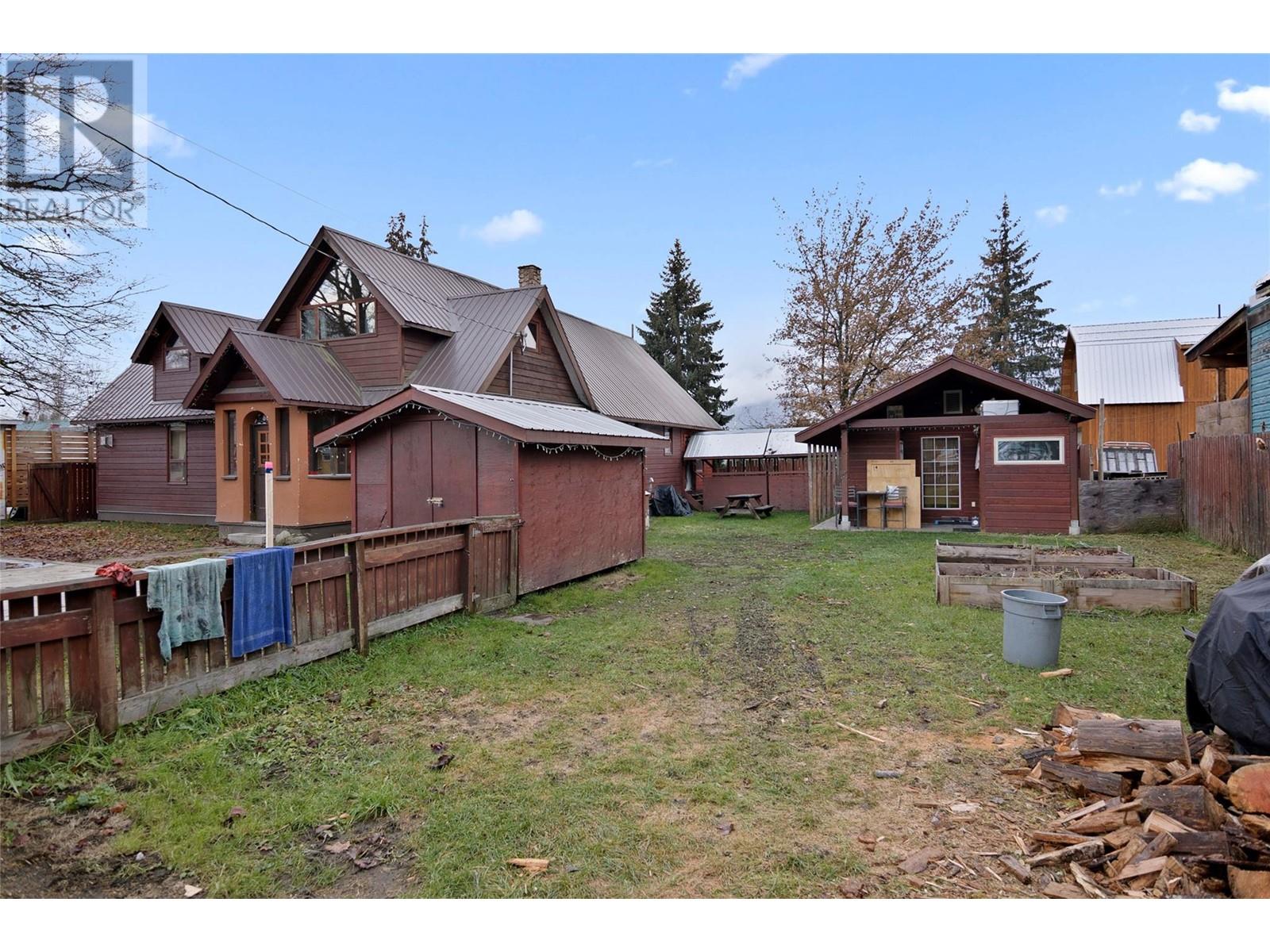 807 Oscar Street Revelstoke