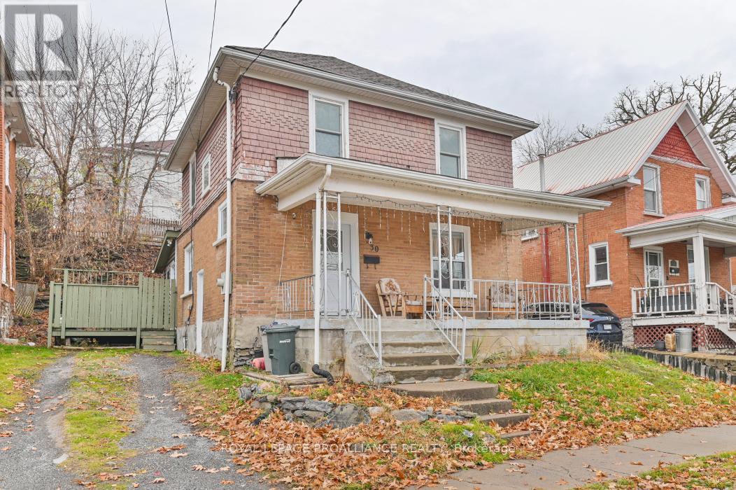 30 Cedar Street, Belleville, Ontario  K8P 3L7 - Photo 2 - X10441962