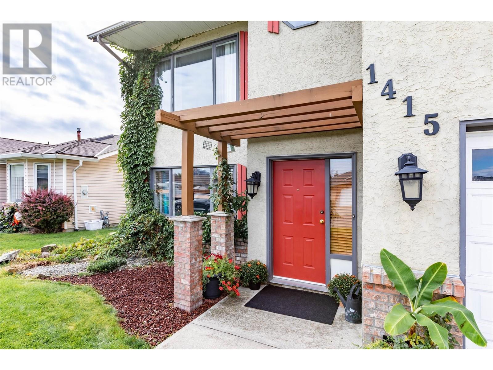 Property at 1415 Nelson Place image 3