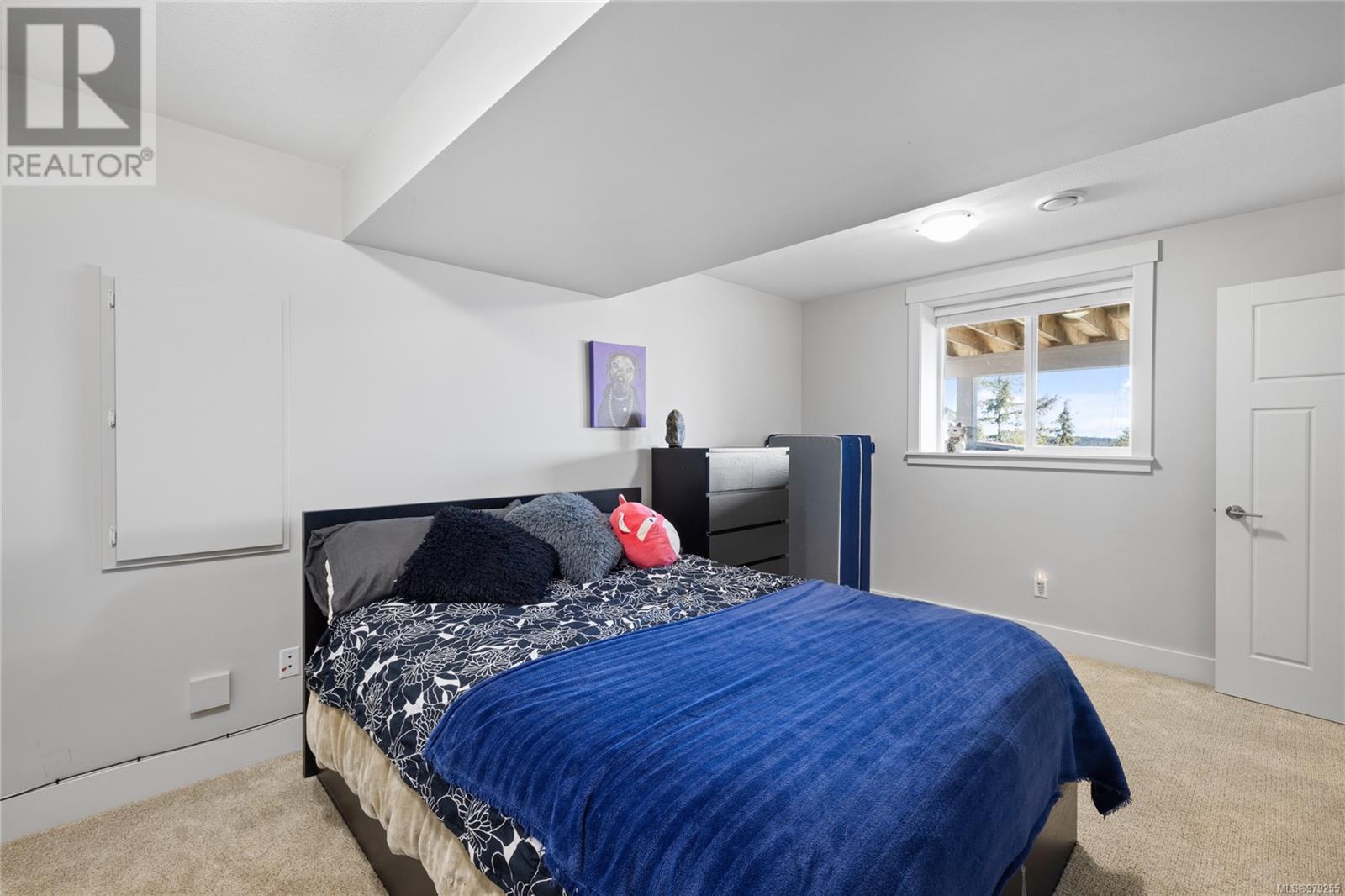 Property at 8475 Lisa Lane image 5