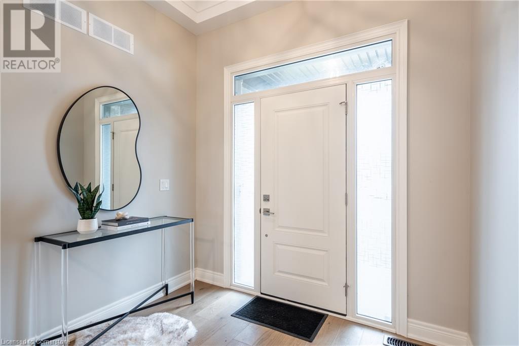 1040 Kettle Court, Fort Erie, Ontario  L2A 0E7 - Photo 4 - 40676320