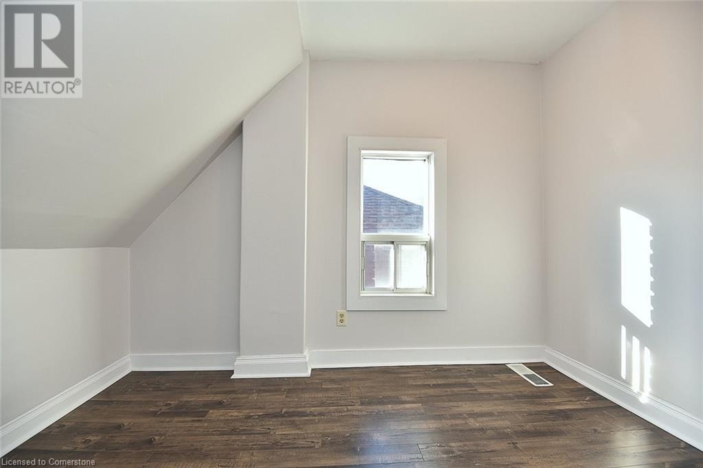 154 Park Street N, Hamilton, Ontario  L8R 2N3 - Photo 13 - 40680164