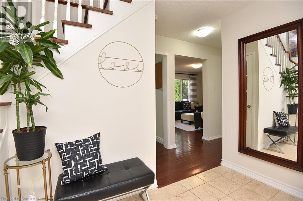 570 Harmony Avenue, Burlington, Ontario  L7N 3S8 - Photo 8 - 40680177