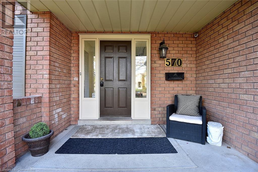 570 Harmony Avenue, Burlington, Ontario  L7N 3S8 - Photo 4 - 40680177