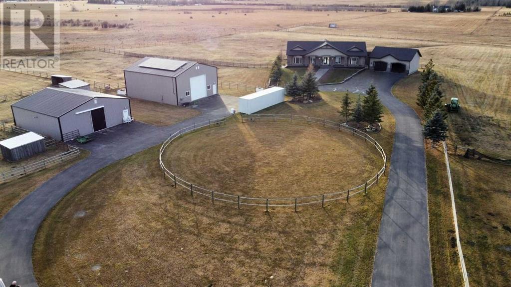 265177 Skyview Lane, Rural Rocky View County, Alberta  T4C 3A2 - Photo 2 - A2179305