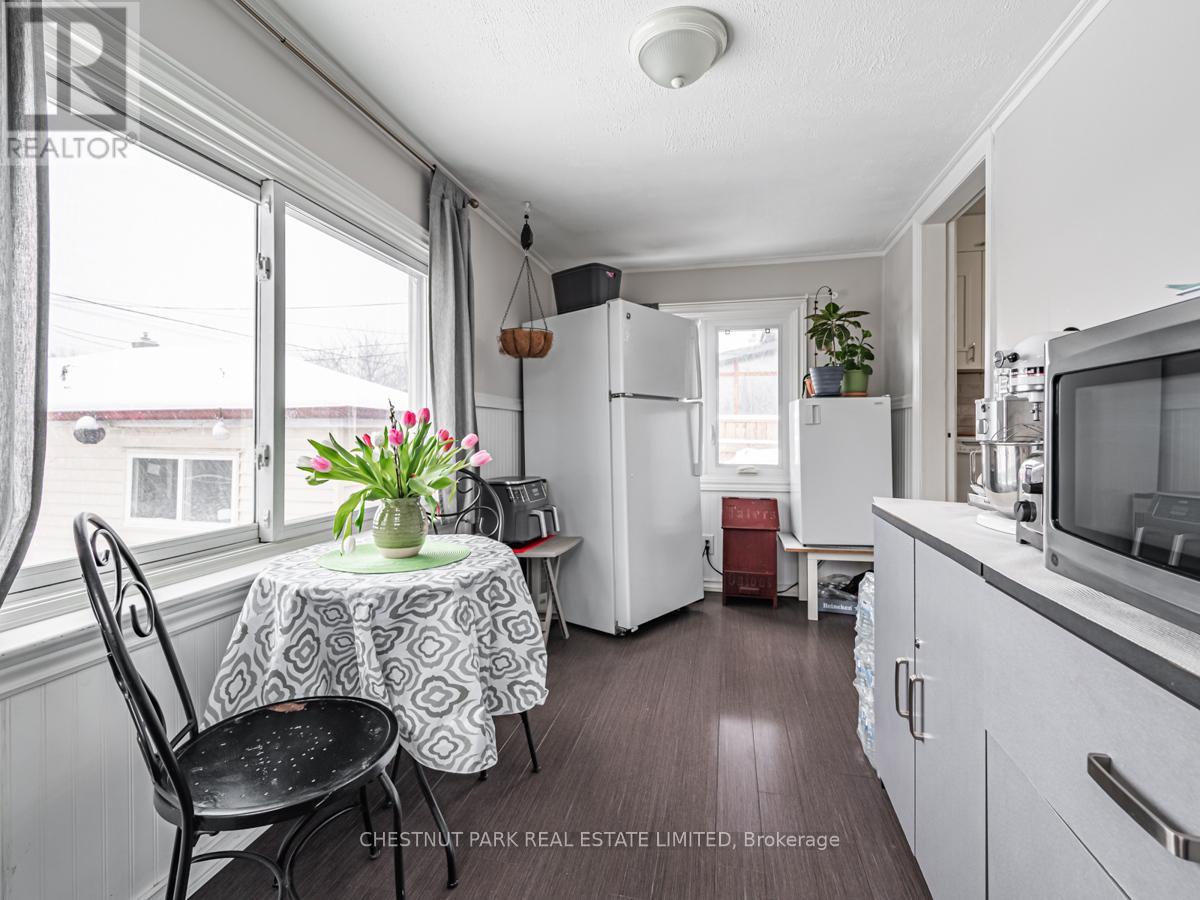 207 Pellatt Avenue, Toronto (Humberlea-Pelmo Park), Ontario  M9N 2P5 - Photo 18 - W10442786