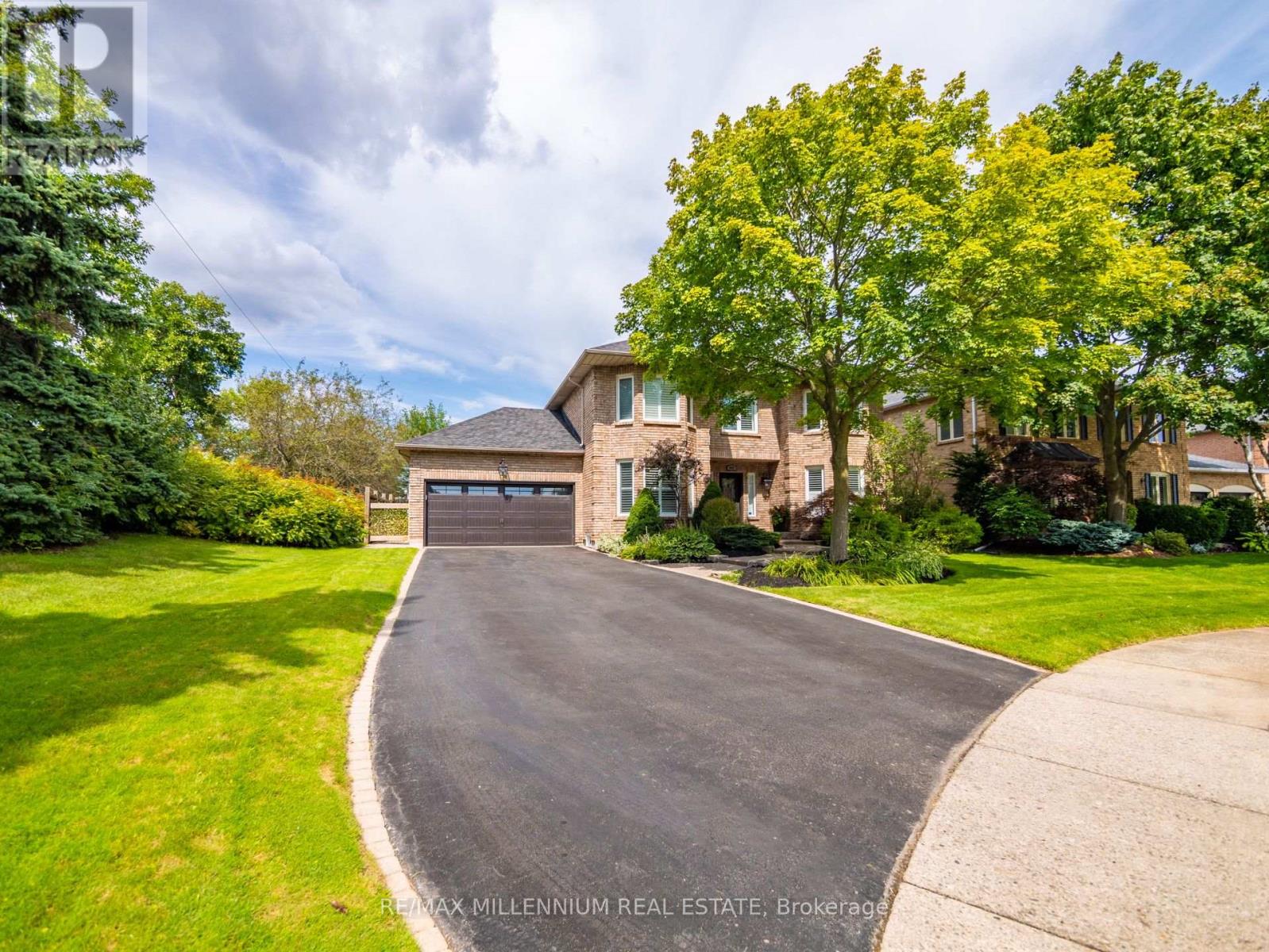 1050 Masters Green, Oakville, Ontario  L6M 2P1 - Photo 1 - W10442791