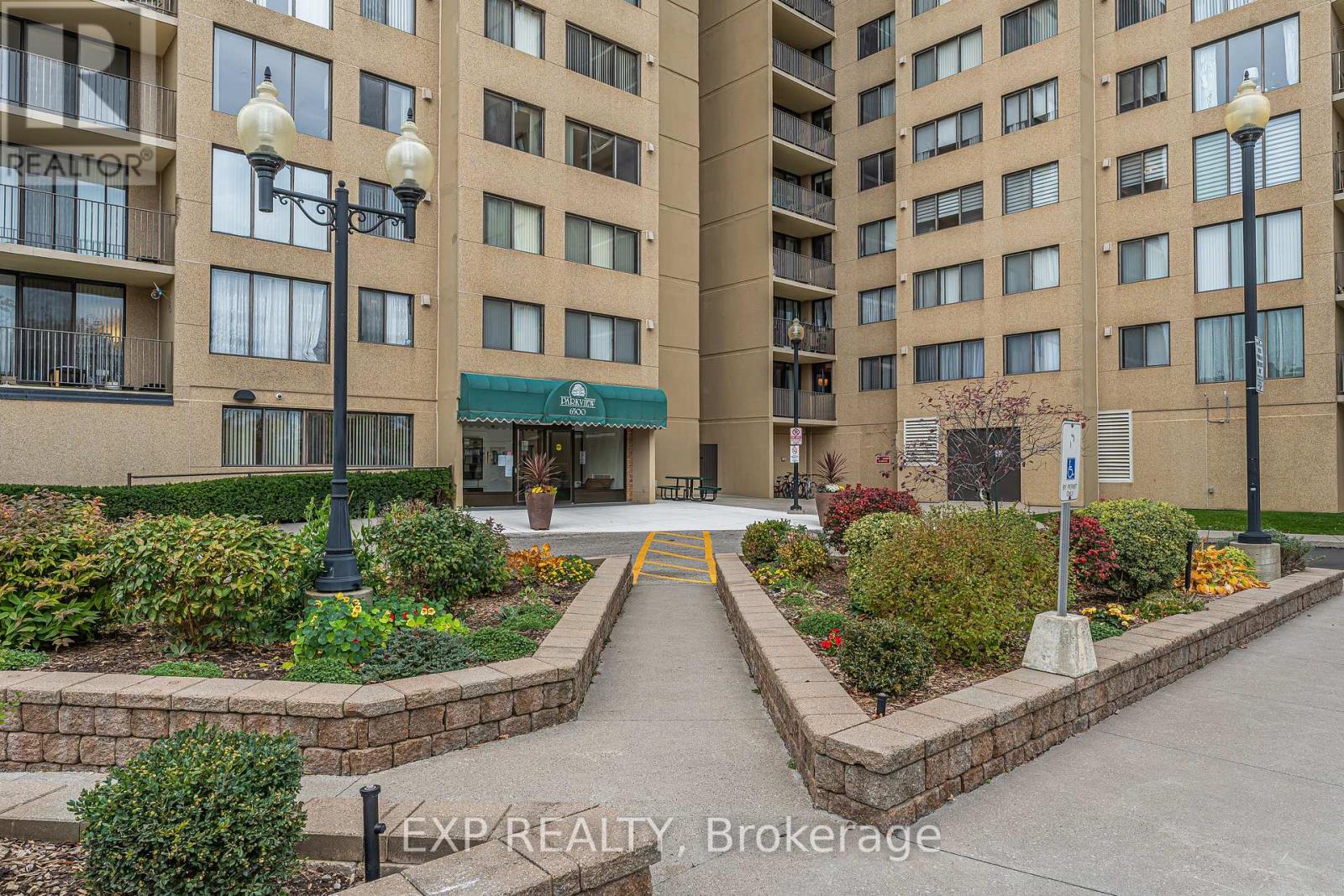 815 - 6500 Montevideo Road, Mississauga, Ontario  L5N 3T6 - Photo 2 - W10442861