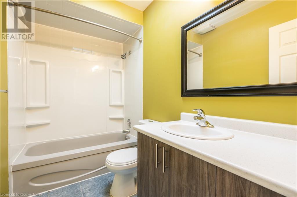 70 Lampman Crescent Unit# Upper, Thorold, Ontario  L2V 4K7 - Photo 10 - 40680133