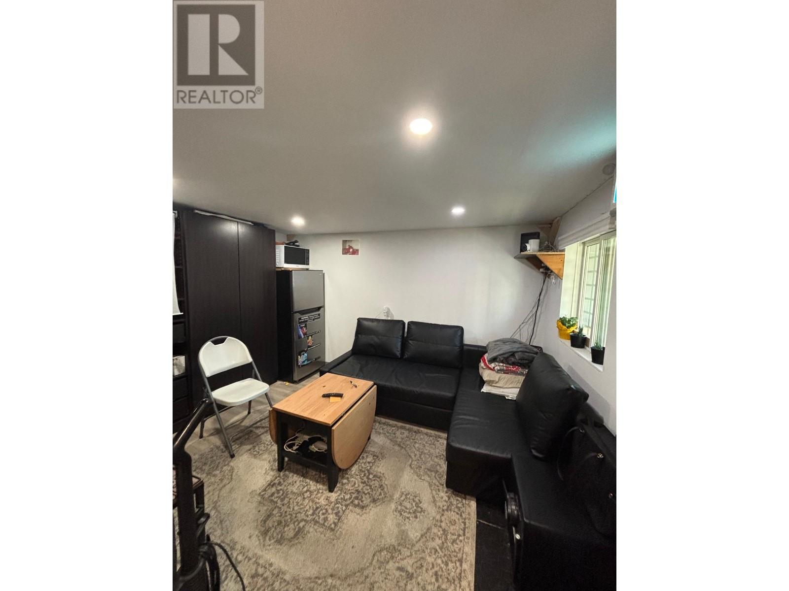 Listing Picture 10 of 15 : 1875 COMMERCIAL DRIVE, Vancouver / 溫哥華 - 魯藝地產 Yvonne Lu Group - MLS Medallion Club Member