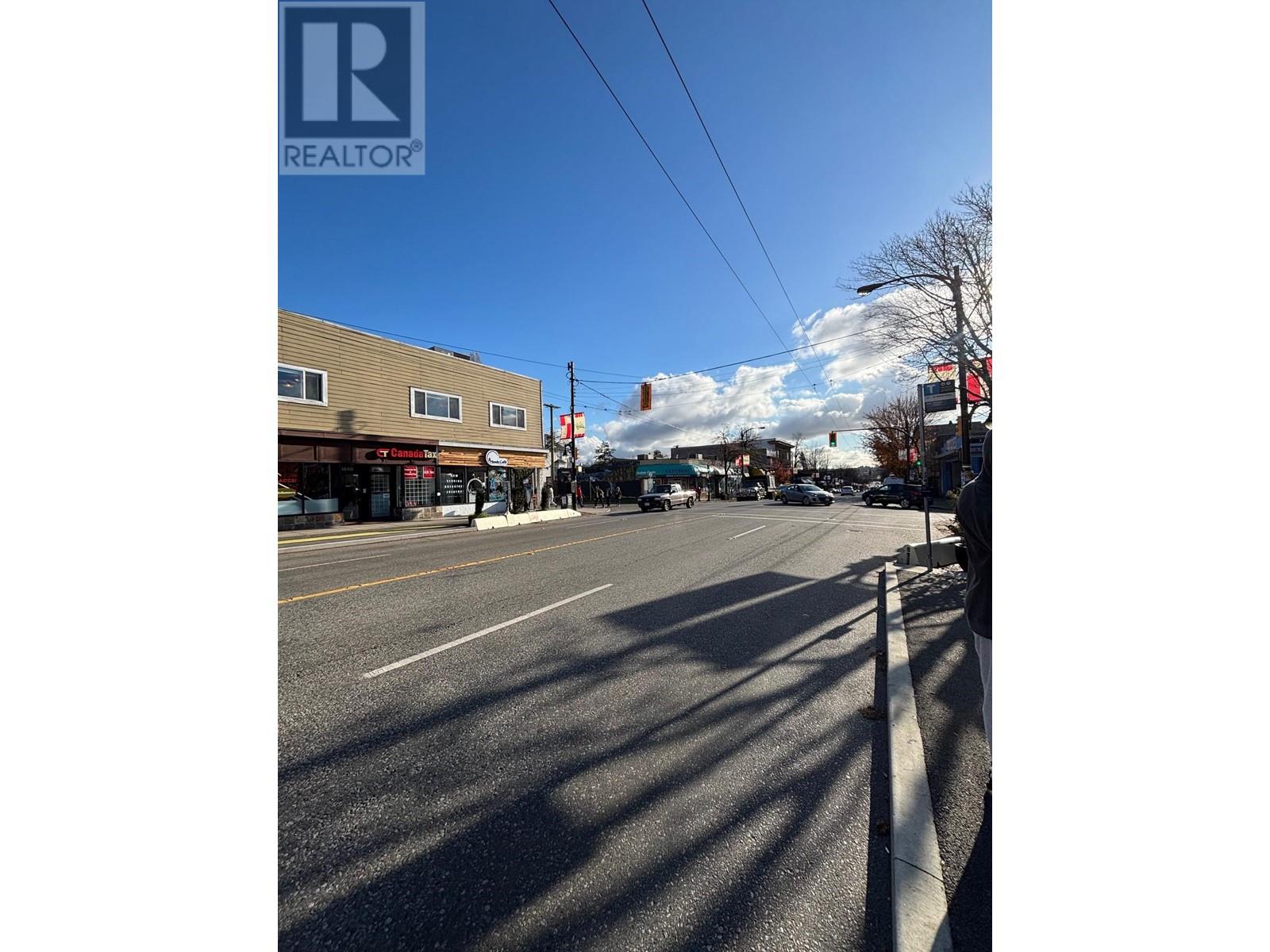 Listing Picture 3 of 15 : 1875 COMMERCIAL DRIVE, Vancouver / 溫哥華 - 魯藝地產 Yvonne Lu Group - MLS Medallion Club Member