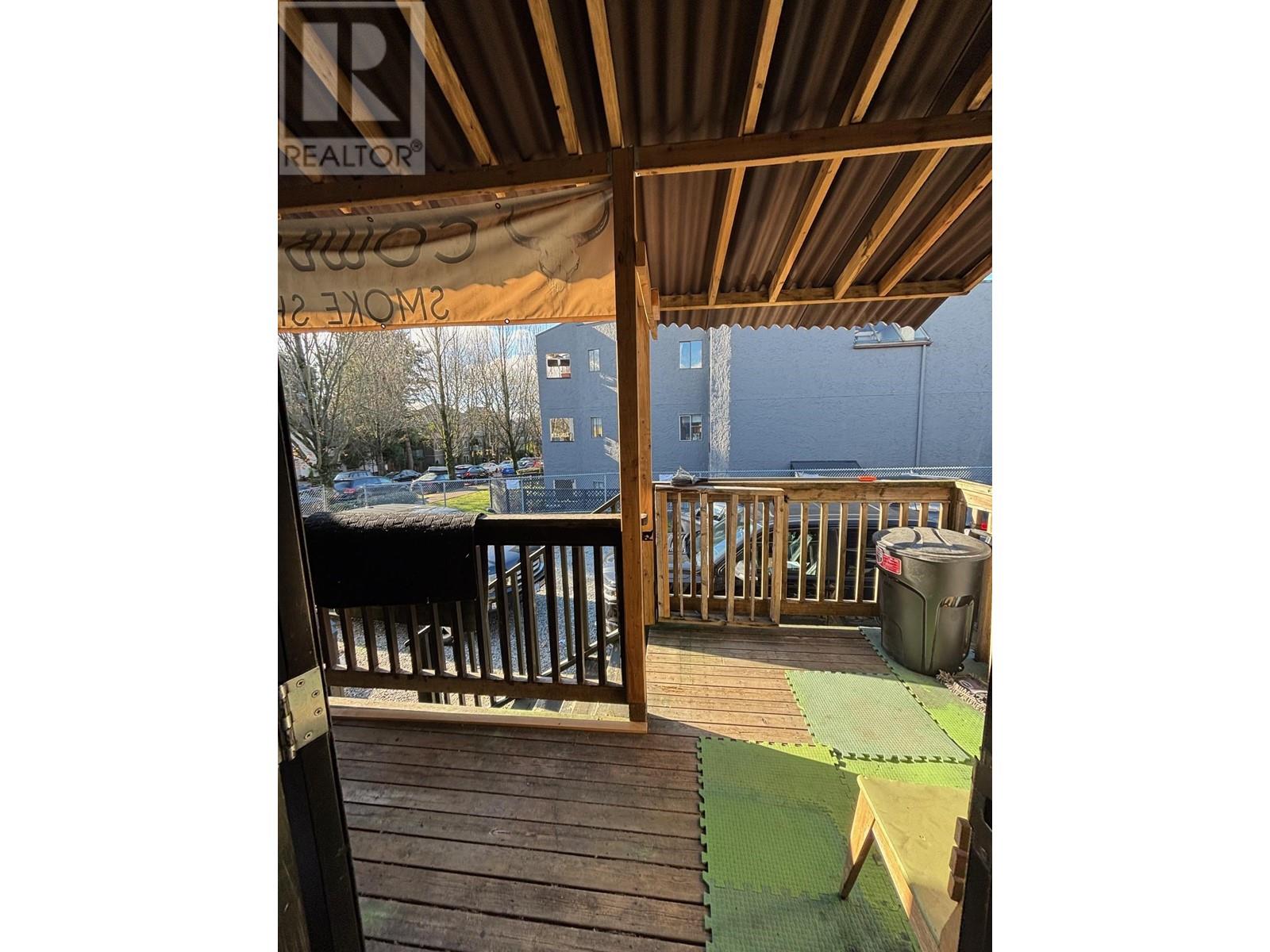 Listing Picture 12 of 15 : 1875 COMMERCIAL DRIVE, Vancouver / 溫哥華 - 魯藝地產 Yvonne Lu Group - MLS Medallion Club Member