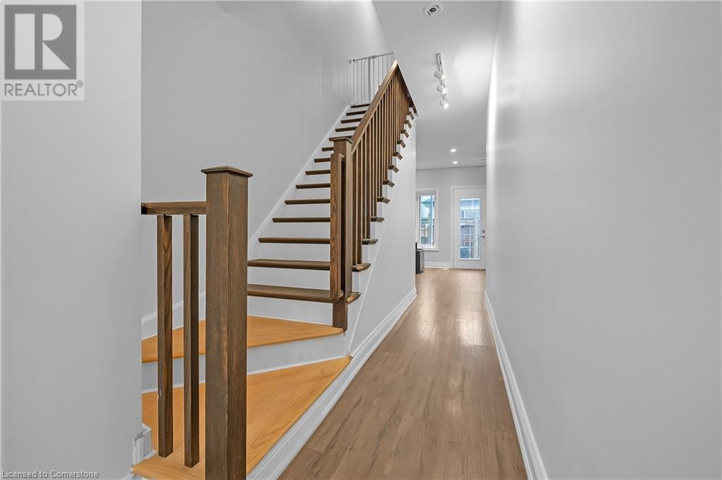 46 Borers Creek Circle, Waterdown, Ontario  L8B 1W3 - Photo 10 - 40680173