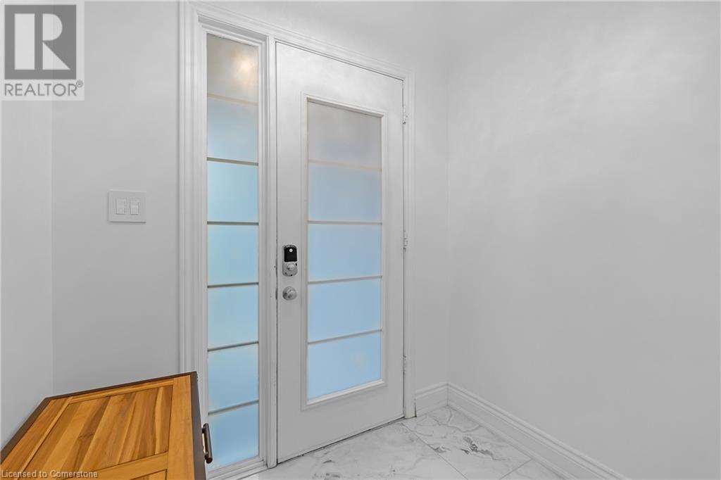 46 Borers Creek Circle, Waterdown, Ontario  L8B 1W3 - Photo 5 - 40680173