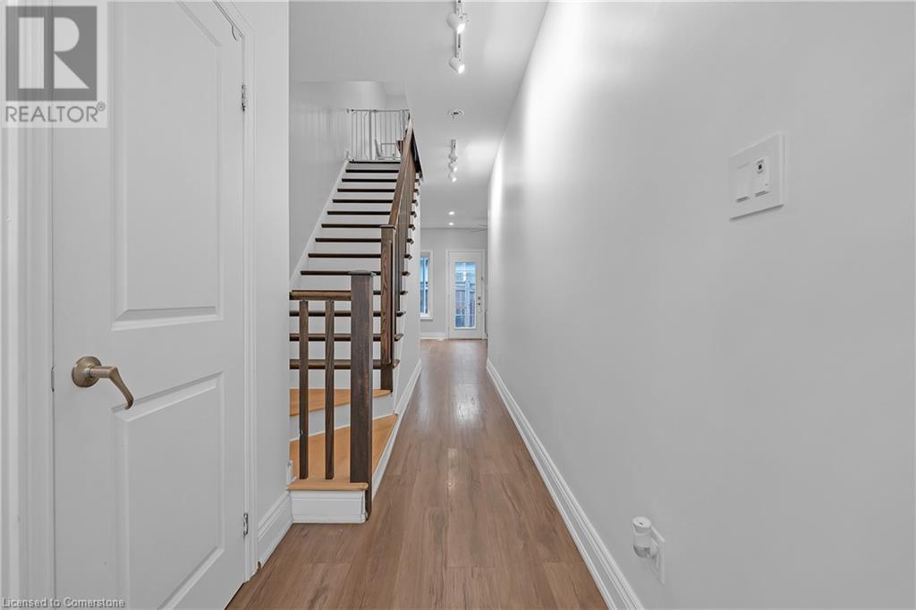 46 Borers Creek Circle, Waterdown, Ontario  L8B 1W3 - Photo 6 - 40680173