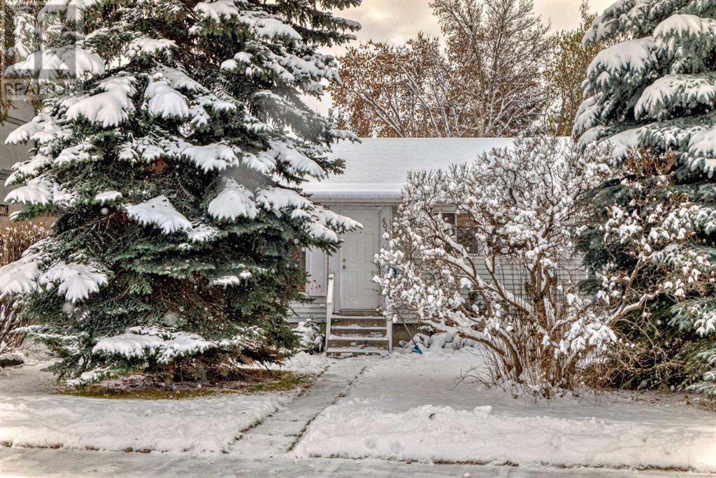 Property at 6011 Bowwater Crescent NW image 2
