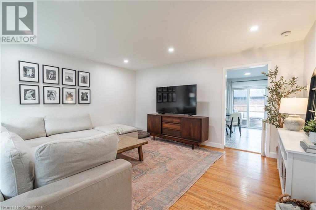 18 Warwick Road, Stoney Creek, Ontario  L8E 1Y3 - Photo 4 - 40680408