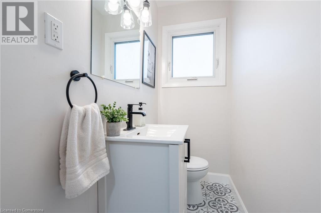 18 Warwick Road, Stoney Creek, Ontario  L8E 1Y3 - Photo 16 - 40680408