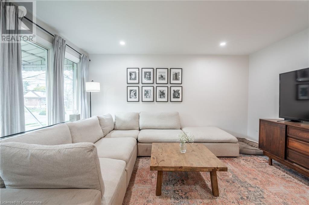 18 Warwick Road, Stoney Creek, Ontario  L8E 1Y3 - Photo 5 - 40680408