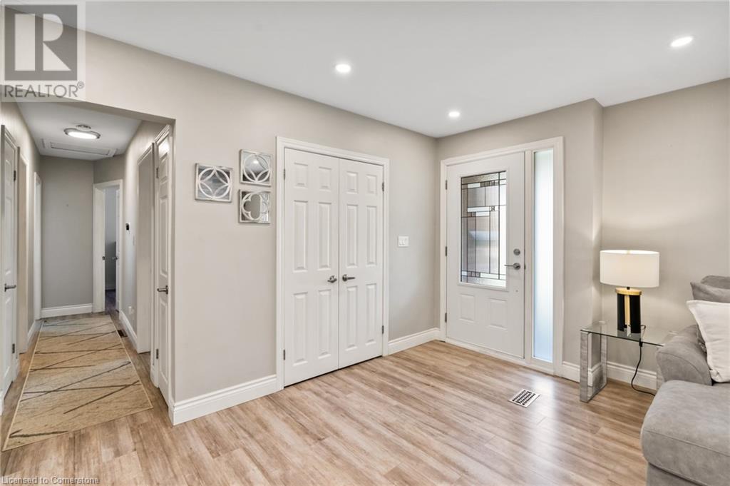 10 Jamar Circle, St. Catharines, Ontario  L2T 2T6 - Photo 5 - 40680348