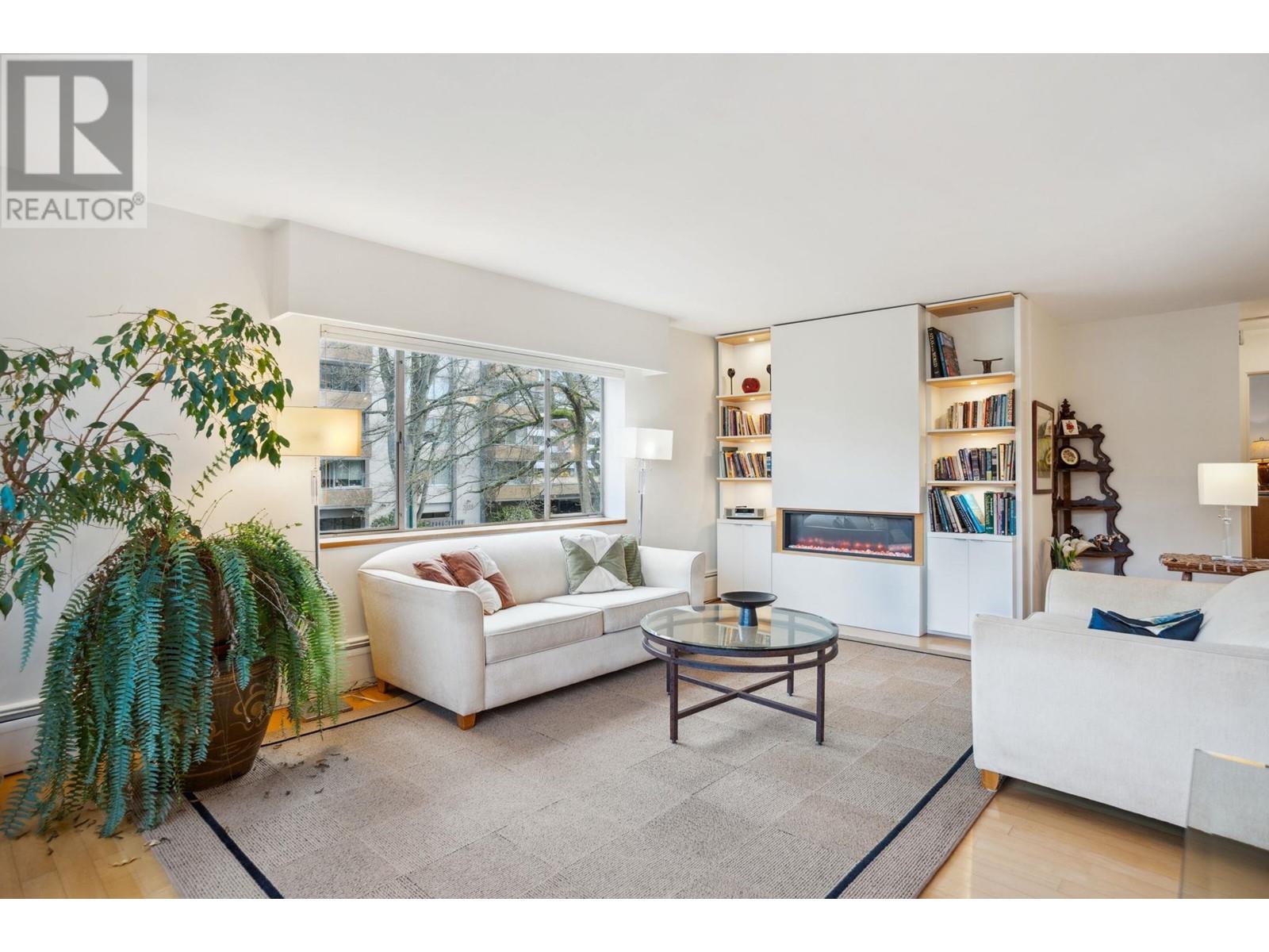 Listing Picture 5 of 29 : 304 2095 BEACH AVENUE, Vancouver / 溫哥華 - 魯藝地產 Yvonne Lu Group - MLS Medallion Club Member