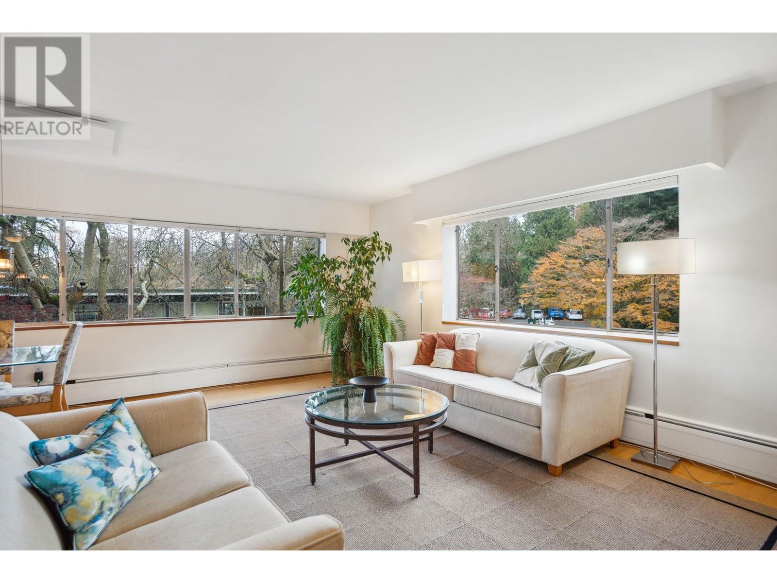 Listing Picture 6 of 29 : 304 2095 BEACH AVENUE, Vancouver / 溫哥華 - 魯藝地產 Yvonne Lu Group - MLS Medallion Club Member