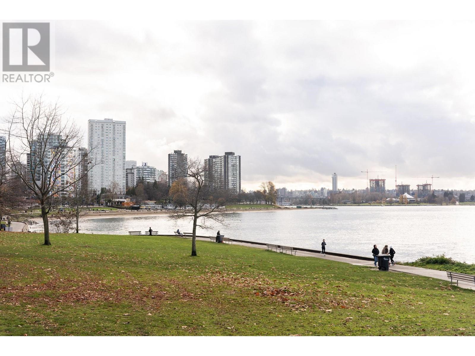 Listing Picture 22 of 29 : 304 2095 BEACH AVENUE, Vancouver / 溫哥華 - 魯藝地產 Yvonne Lu Group - MLS Medallion Club Member