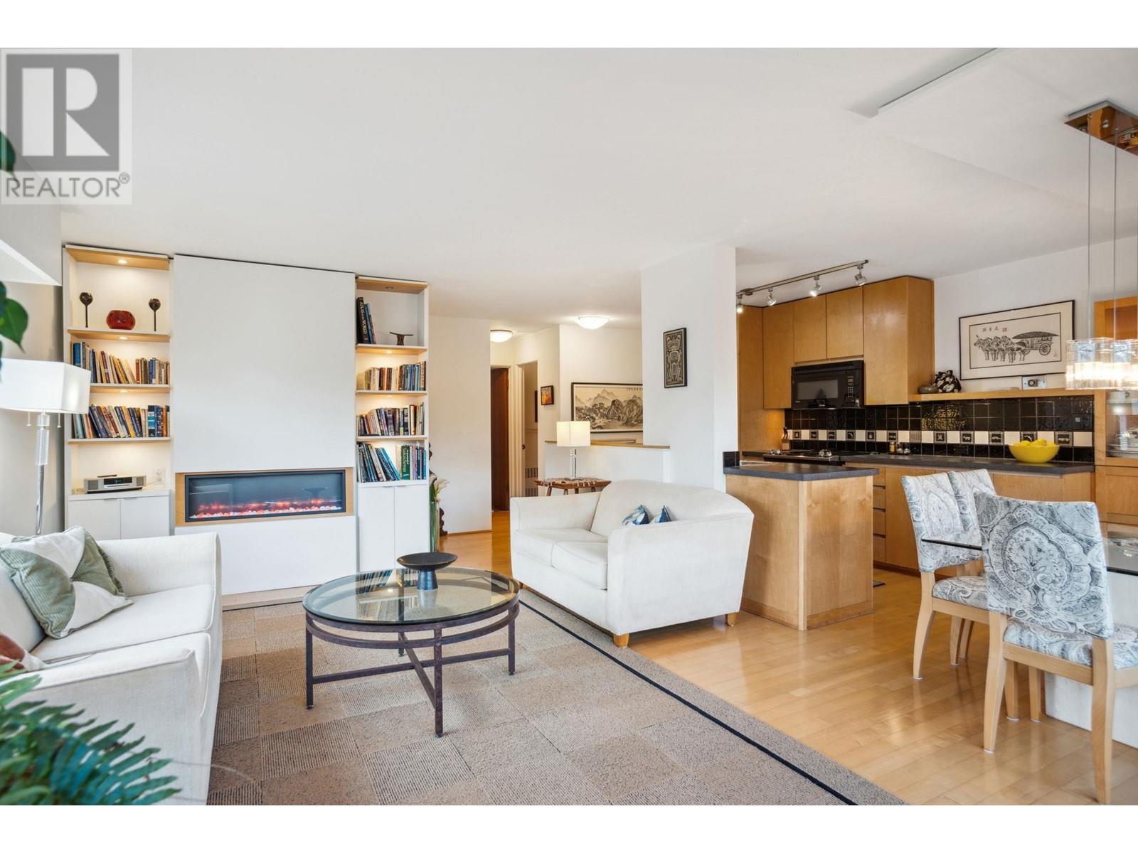 Listing Picture 10 of 29 : 304 2095 BEACH AVENUE, Vancouver / 溫哥華 - 魯藝地產 Yvonne Lu Group - MLS Medallion Club Member