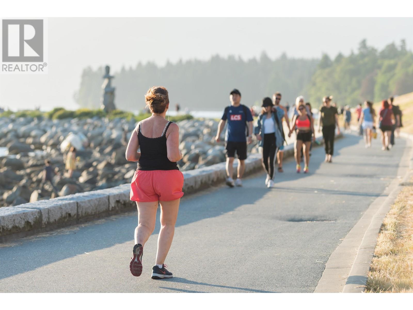 Listing Picture 27 of 29 : 304 2095 BEACH AVENUE, Vancouver / 溫哥華 - 魯藝地產 Yvonne Lu Group - MLS Medallion Club Member