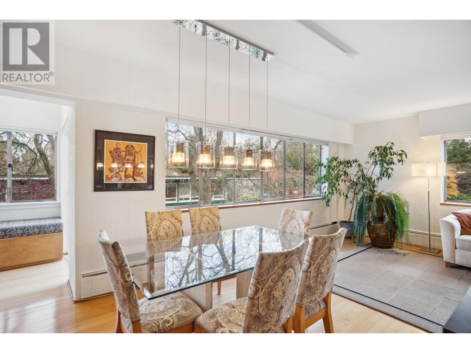 Listing Picture 7 of 29 : 304 2095 BEACH AVENUE, Vancouver / 溫哥華 - 魯藝地產 Yvonne Lu Group - MLS Medallion Club Member