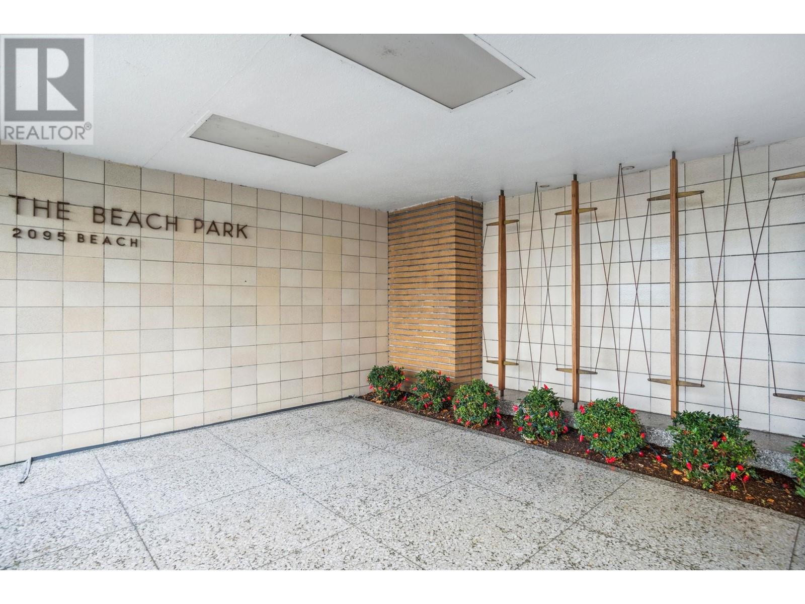 304 2095 BEACH AVENUE, Vancouver
