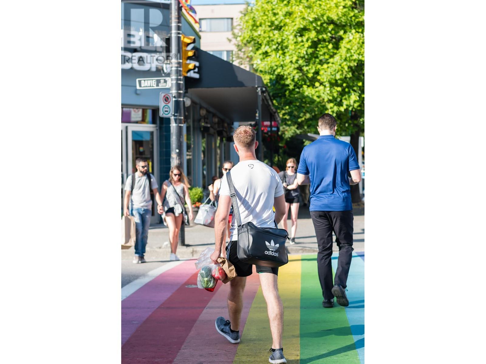 Listing Picture 24 of 29 : 304 2095 BEACH AVENUE, Vancouver / 溫哥華 - 魯藝地產 Yvonne Lu Group - MLS Medallion Club Member