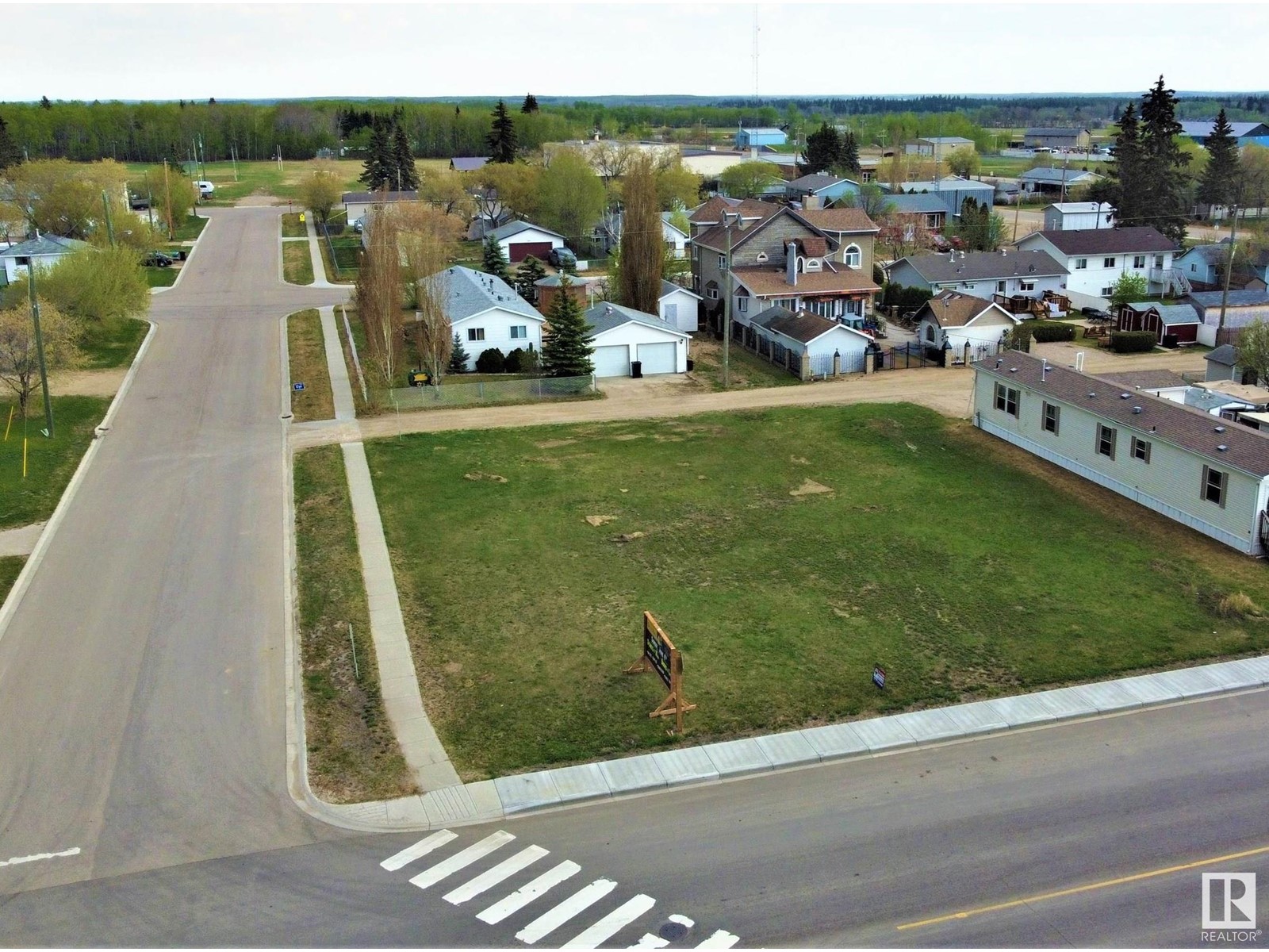 4909 50 ST, Ardmore, Alberta